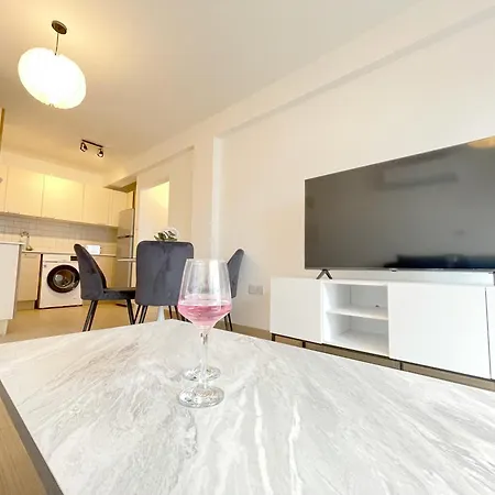 Sunset Pearl Apt. - 아파트 *